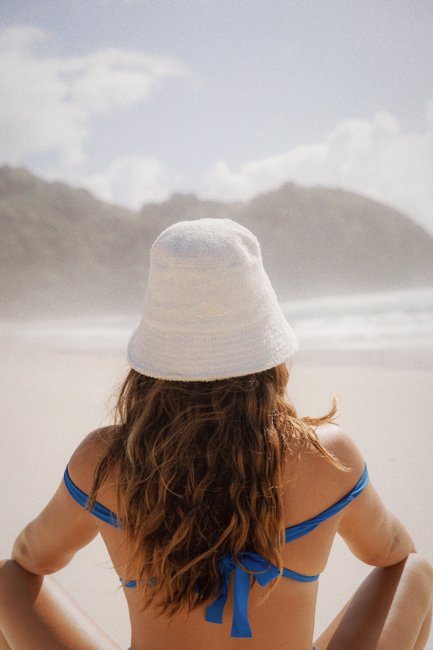 BASK HAT || White
